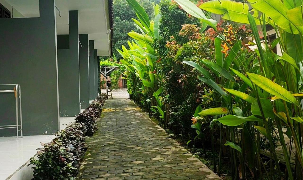 Oyo 2864 Mangsit Garden Homestay מראה חיצוני תמונה